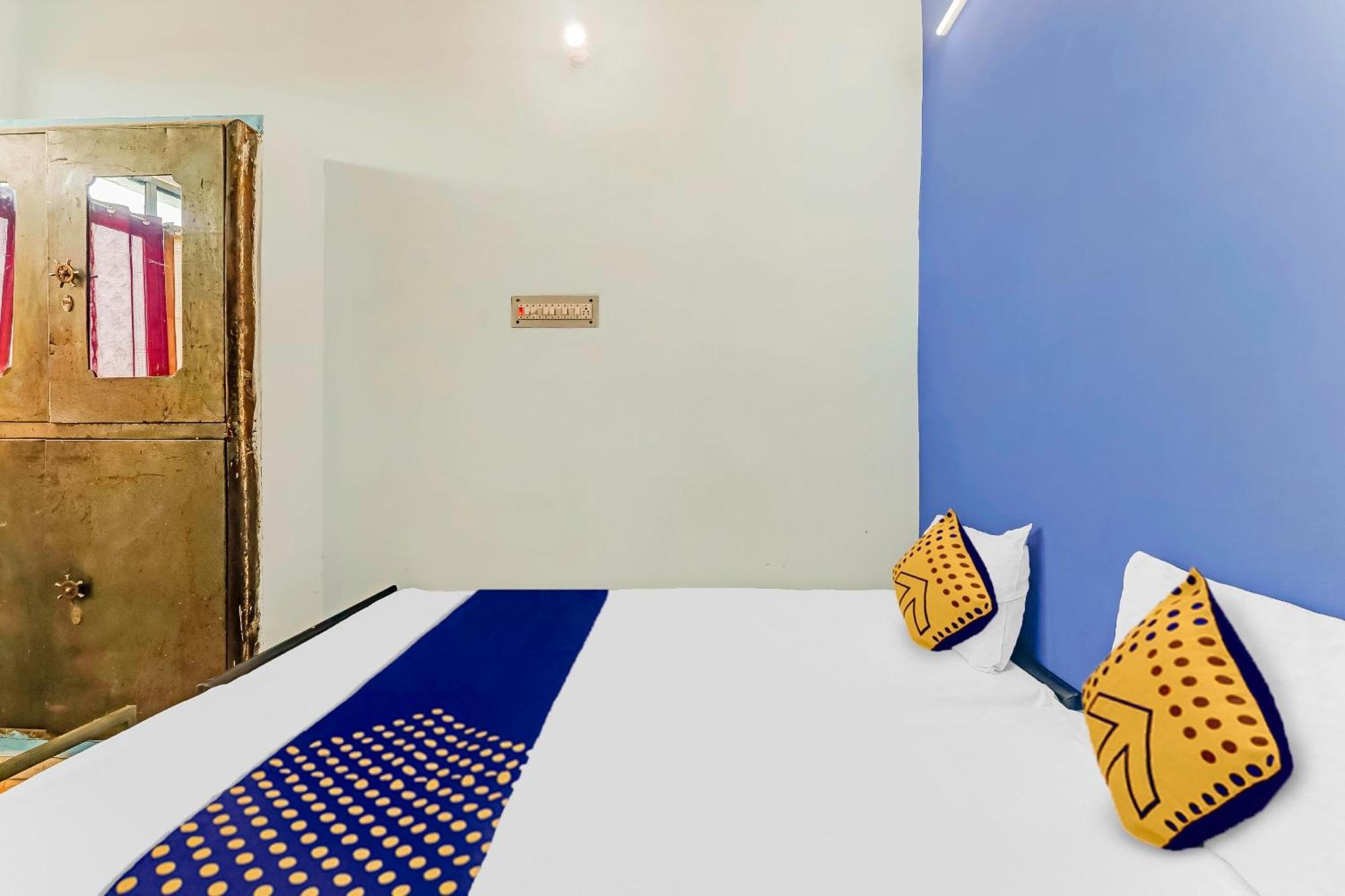 Spot On 81122 Saket Honest Hotel Ayodhya Ngoại thất bức ảnh